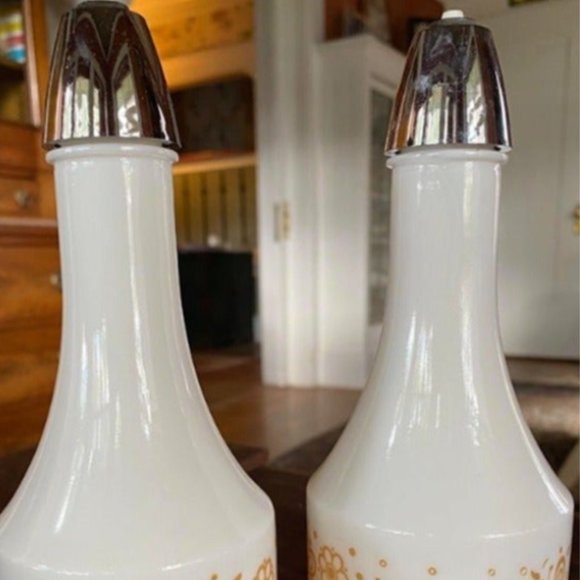 Gemco Pyrex Butterfly Gold Oil & Vinegar Set Vintage - Picture 3 of 3